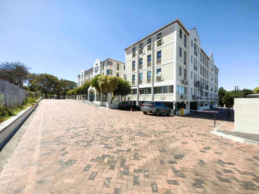 To Let commercial Property for Rent in Wynberg Western Cape